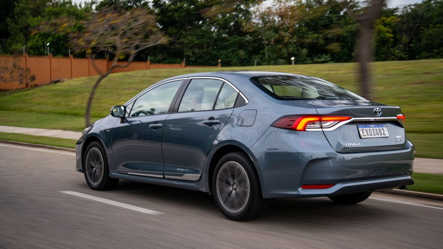 Corolla Altis Hybrid Premium