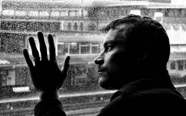 A depressão é outro fator de risco para desenvolver a falta de libido. O ideal é procurar por ajuda de um psicólogo A depressão é outro fator de risco para desenvolver a falta de libido. O ideal é procurar por ajuda de um psicólogo