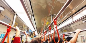 Metrô de SP vai funcionar 24 horas aos sábados