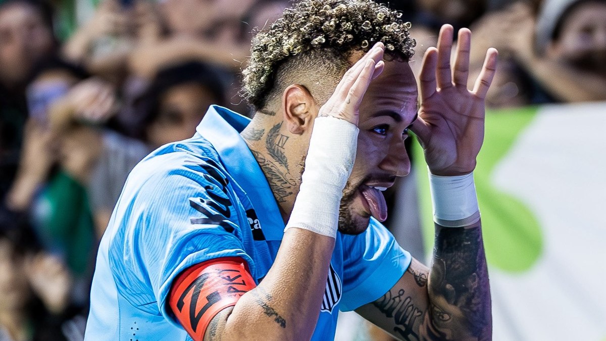 Neymar Jr anotou três gols para a alegria dos santistas