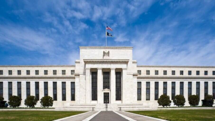 Fed diz que juros devem subir em breve; entenda os impactos no Brasil