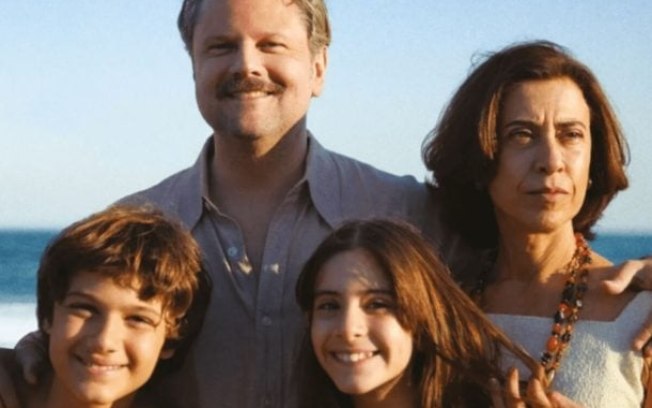 Cartaz de 'Ainda estou aqui', filme aclamado em todo mundo Cartaz de 'Ainda estou aqui', filme aclamado em todo mundo