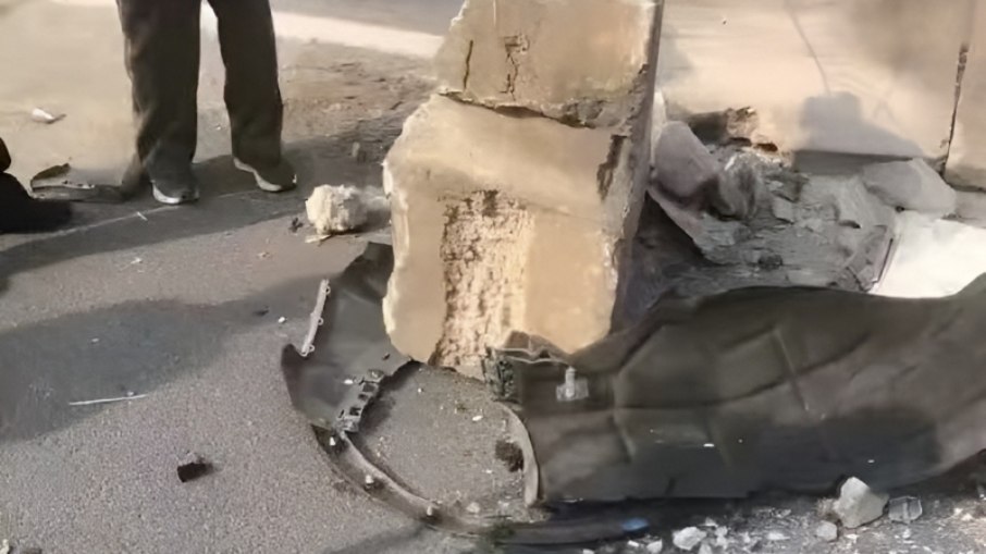 SUV elétrico parte ao meio em batida forte e bateria não explode