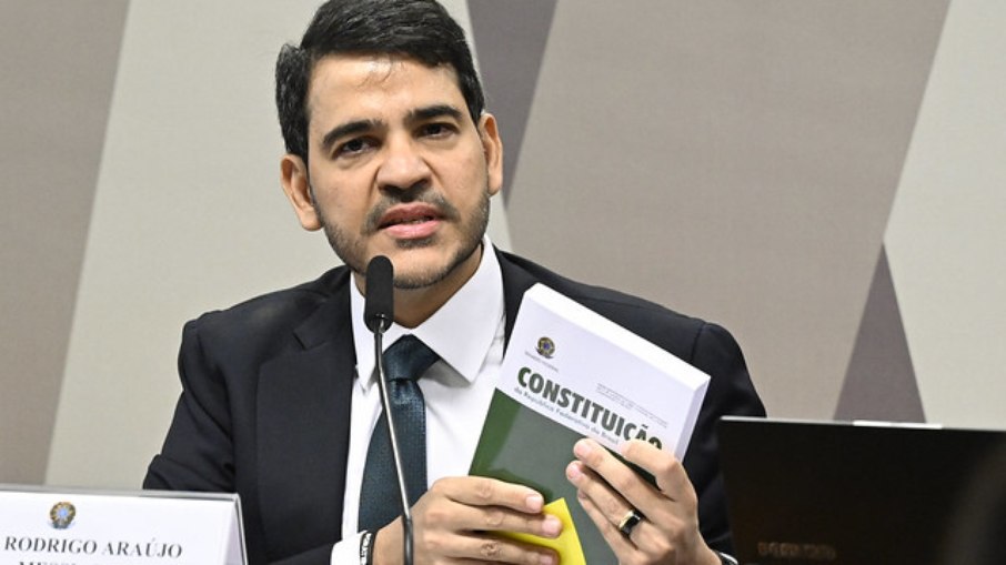 Jorge Messias, indicado do presidente Lula ao STF, tem aprovação no Senado