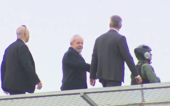 Lula deixa carceragem da PF em Curitiba para ir ao velório do neto em São Bernardo do Campo, em São Paulo