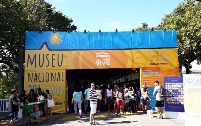 Museu Nacional comemora 201 anos com diversas atividades em espaço montado na Quinta da Boa Vista, no Rio de Janeiro