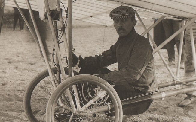 Viaje pela história de Santos Dumont no Farol Santander