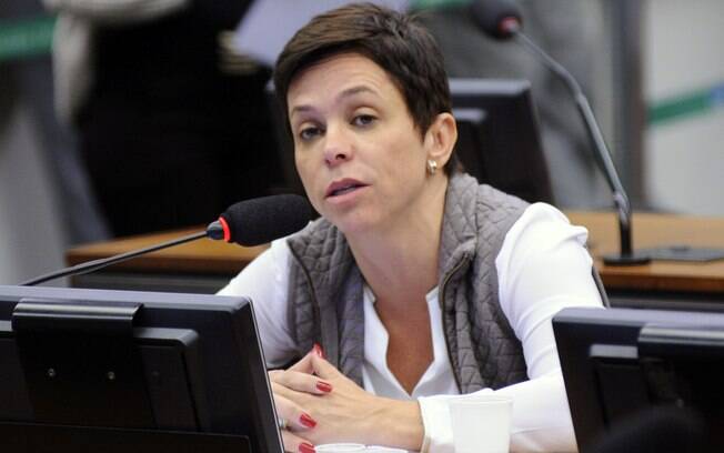 Filha de Roberto Jefferson, Cristiane Brasil teve a posse no Ministério do Trabalho suspensa