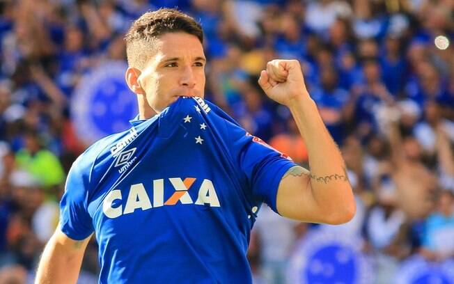 Thiago Neves é destaque do Cruzeiro na temporada