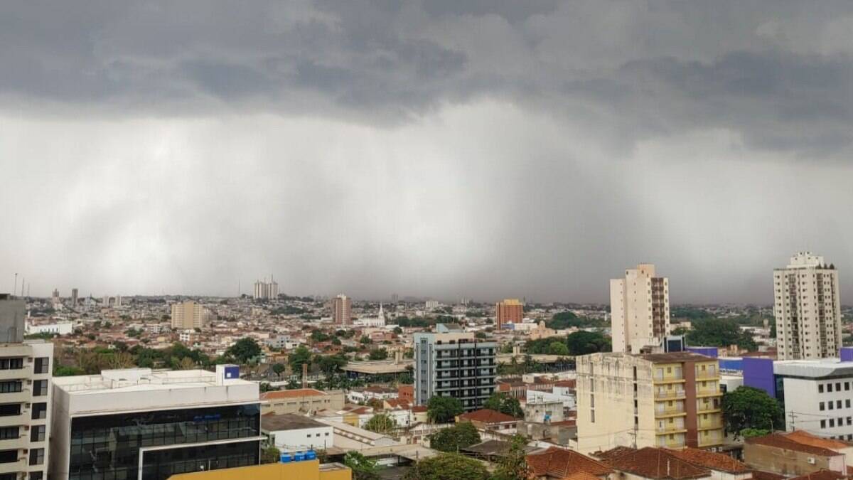 Chuvas preocupam 8 milhões de brasileiros que vivem em área de risco