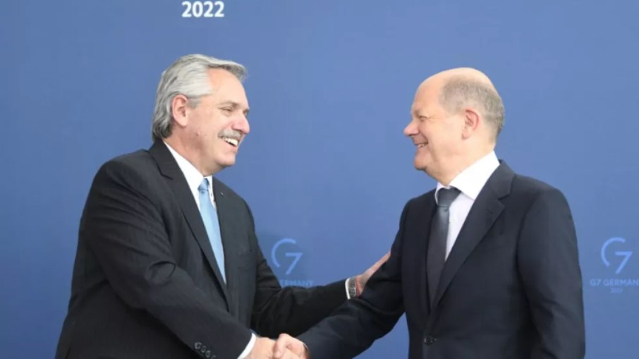 Alberto Fernández e Olaf Scholz, durante visita oficial do argentino a Berlim
