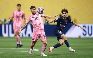 Suposta agressão de Messi a astro do PSG viraliza na web; assista