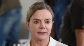 Gleisi Hoffmann quer afastamento do ministro Juscelino Filho