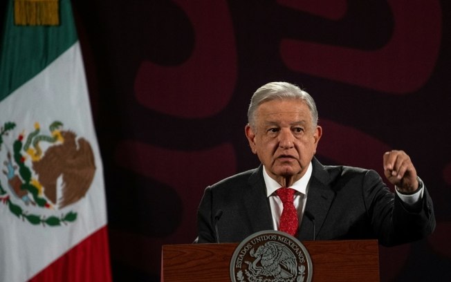 O presidente mexicano, Andrés Manuel López Obrador, gesticula durante coletiva de imprensa na Cidade do México, em 23 de agosto de 2024