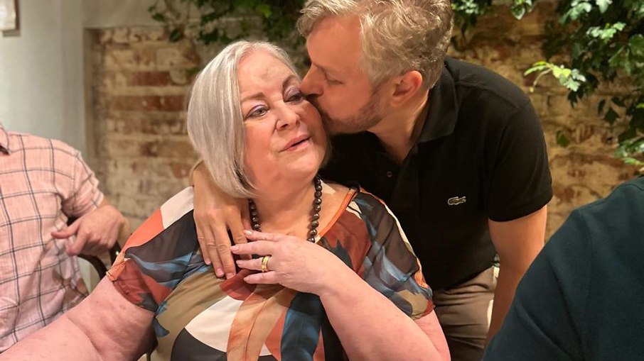 Minda Granatowicz é mãe de Márcio Granatowicz, finalista do “Oscar” da joalheria