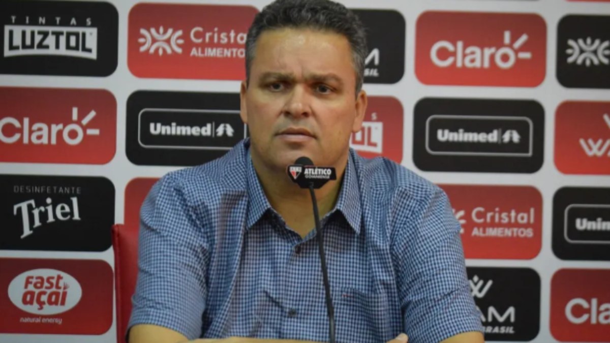 Presidente do Atlético Goianiense detona plantel sub-20 Presidente do Atlético Goianiense detona plantel sub-20