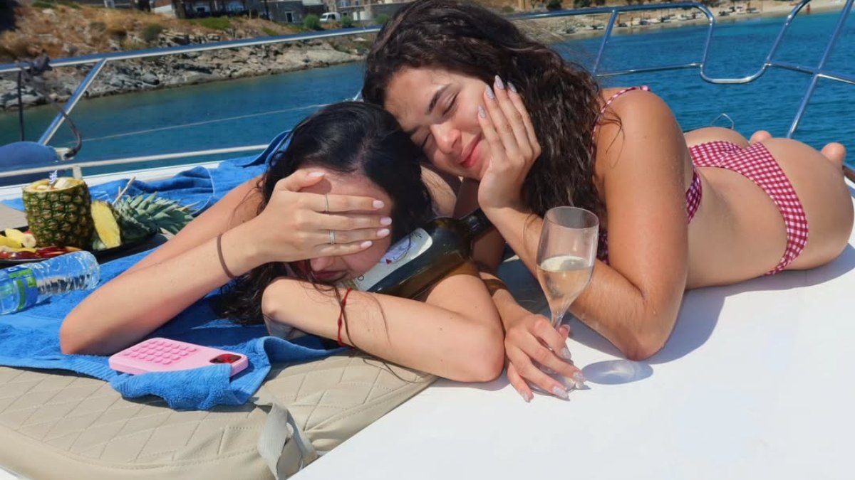 Maisa exibe férias na Grécia com passeios de barco e festas no verão europeu Maisa exibe férias na Grécia com passeios de barco e festas no verão europeu