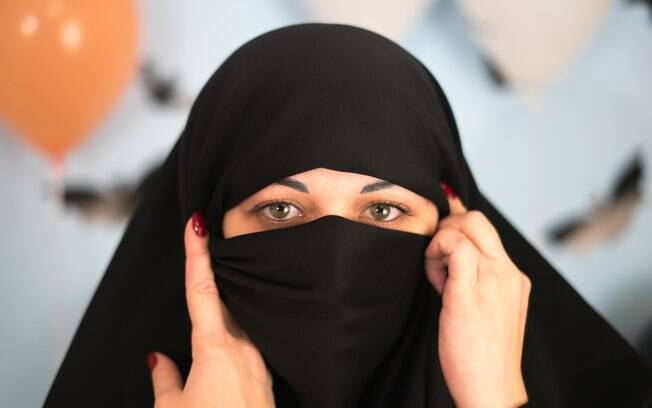 Presidente do Irã afirma que uso de véu islâmico será revisto, uma vez que 