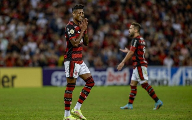 Flamengo confirma lesão de Bruno Henrique