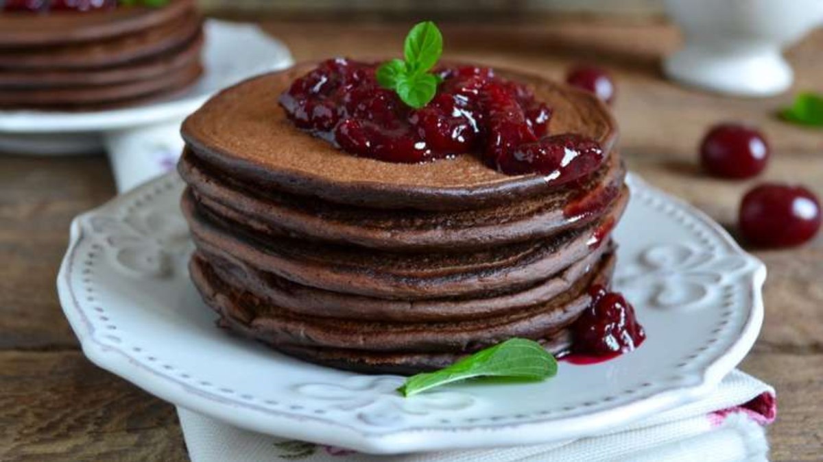 Panqueca de chocolate rápida e simples para o café da manhã