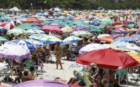 Prefeitura do Rio recua e flexibiliza novas regras nas praias