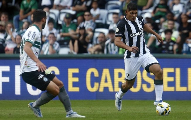 Erison diz que Botafogo fez um jogo digno e elogia Muralha por defesas