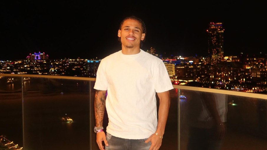 Ex-Corinthians conta como é morar nos Emirados Árabes Unidos