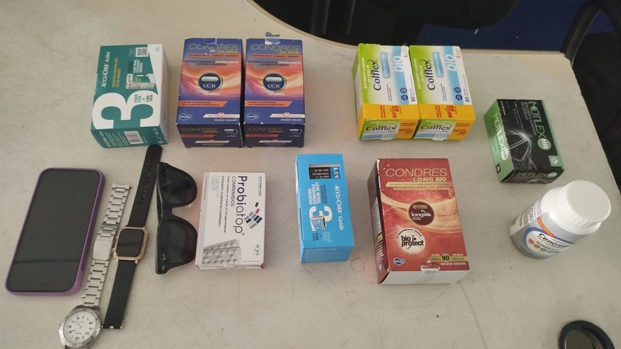 As mercadorias furtadas estão avaliadas em aproximadamente R$2.970,00 As mercadorias furtadas estão avaliadas em aproximadamente R$2.970,00