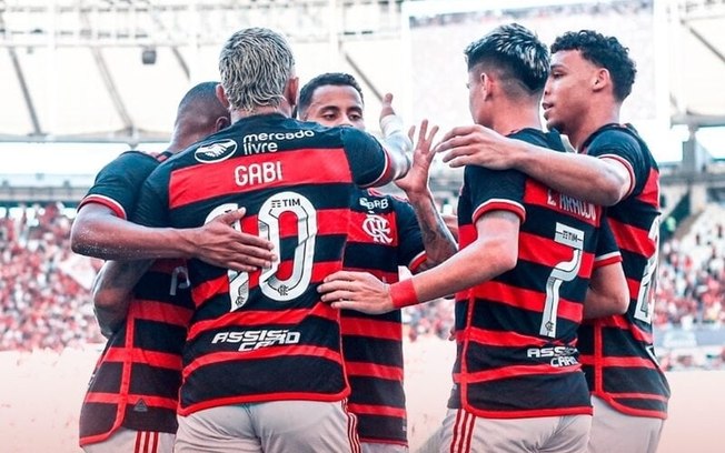 Goleiro do Flamengo fala após vitória no Maracanã