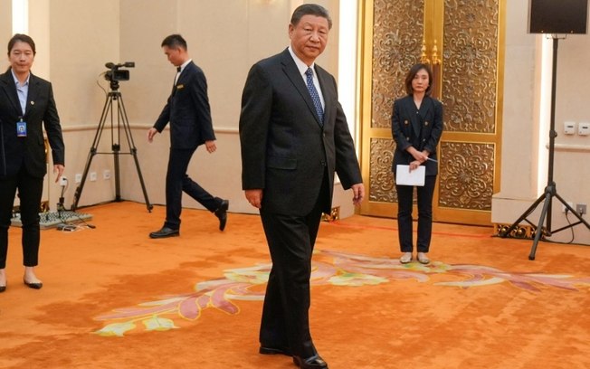 O presidente chinês, Xi Jinping, durante reunião com o secretário de Estado americano no Grande Palácio do Povo, em 26 de abril de 2024, em Pequim O presidente chinês, Xi Jinping, durante reunião com o secretário de Estado americano no Grande Palácio do Povo, em 26 de abril de 2024, em Pequim