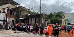 Mais moradores saem às pressas de casa em Juiz de Fora; vídeo