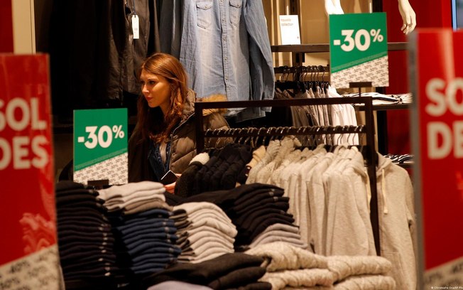 Agência Europeia de Meio Ambiente estima que entre 4% e 9% dos produtos têxteis não vendidos são destruídos todos os anos