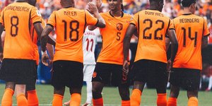 Holanda bate Tunísia, escapa do Brasil e avança à próxima fase