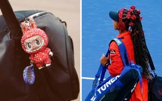 Naomi Osaka leva Labubu cravejado às quadras do US Open