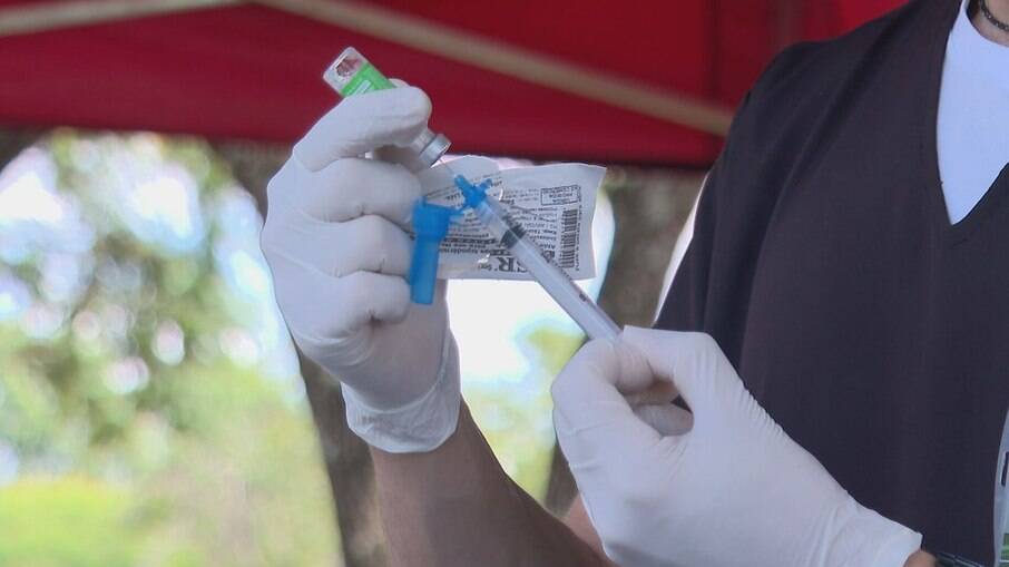 Nove em cada dez brasileiros disseram que se vacinariam imediatamente