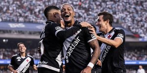 Jogador do Vasco é alvo de buscas em investigação contra tráfico