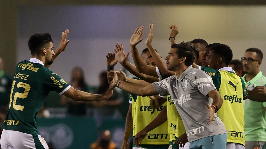 Palmeiras volta a campo pelo Paulistão nesta segunda-feira