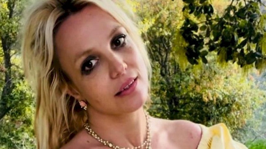 Britney Spears avisa: 'Algo novo está por vir'