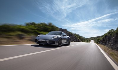 Porsche lança 911 Turbo S híbrido