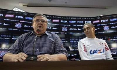 'Tite não é 100% profissional', diz Mário Gobbi, ex-presidente do Corinthians