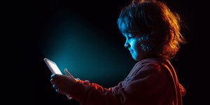 Crimes virtuais com crianças crescem 78% nas férias escolares