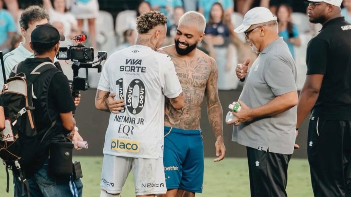 Neymar e Gabigol se reencontraram em Santos e Cruzeiro Neymar e Gabigol se reencontraram em Santos e Cruzeiro
