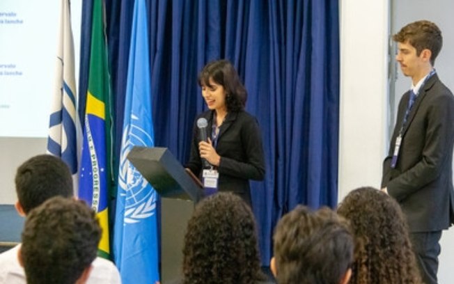 Colégio Pentágono promove simulação da ONU e estimula protagonismo entre alunos do Ensino Médio Colégio Pentágono promove simulação da ONU e estimula protagonismo entre alunos do Ensino Médio