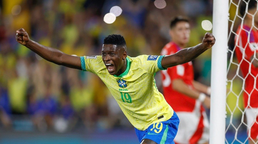 Luiz Henrique entrou e participou de dois gols na vitória por 3 a 0 sobre o Chile