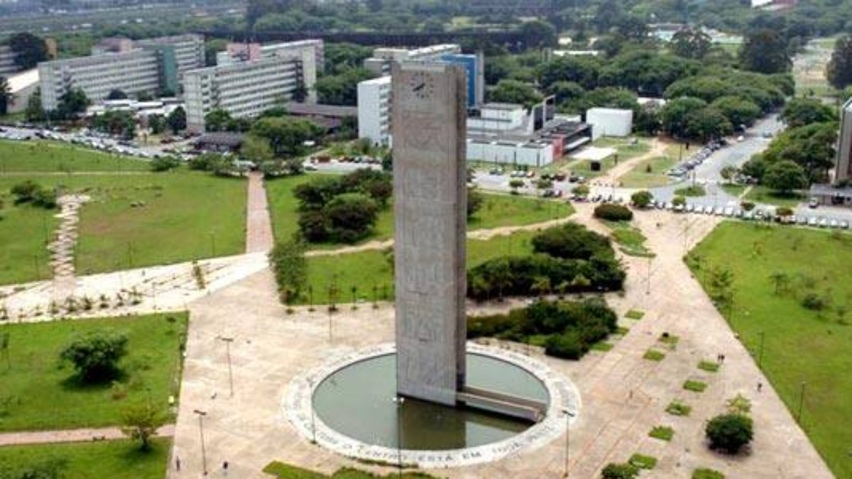 Praça do Relógio na Cidade Universitária da USP Praça do Relógio na Cidade Universitária da USP