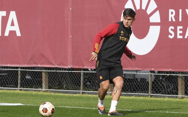 Dybala durante treinamento da Roma - Foto: Divulgação/@OfficialASRoma