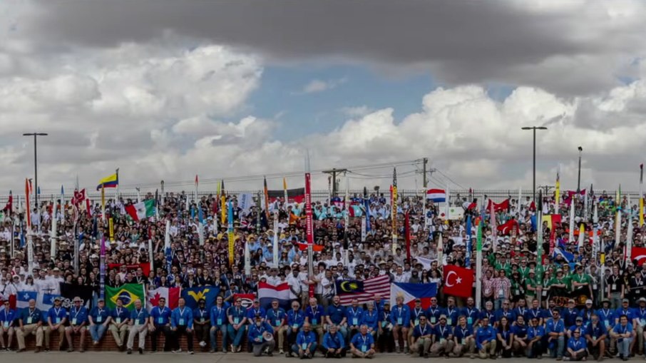 Representantes de mais de 180 equipes e 20 países reunidos na IREC 2025 Representantes de mais de 180 equipes e 20 países reunidos na IREC 2025