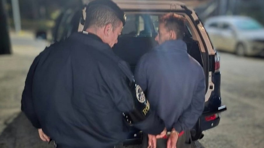 Homem foi conduzido ao Plantão Policial de Valinhos e permanece à disposição da Justiça Homem foi conduzido ao Plantão Policial de Valinhos e permanece à disposição da Justiça