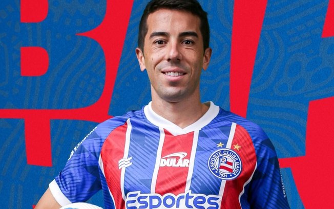 Bahia anuncia a contratação do meia Carlos De Pena, ex-Internacional