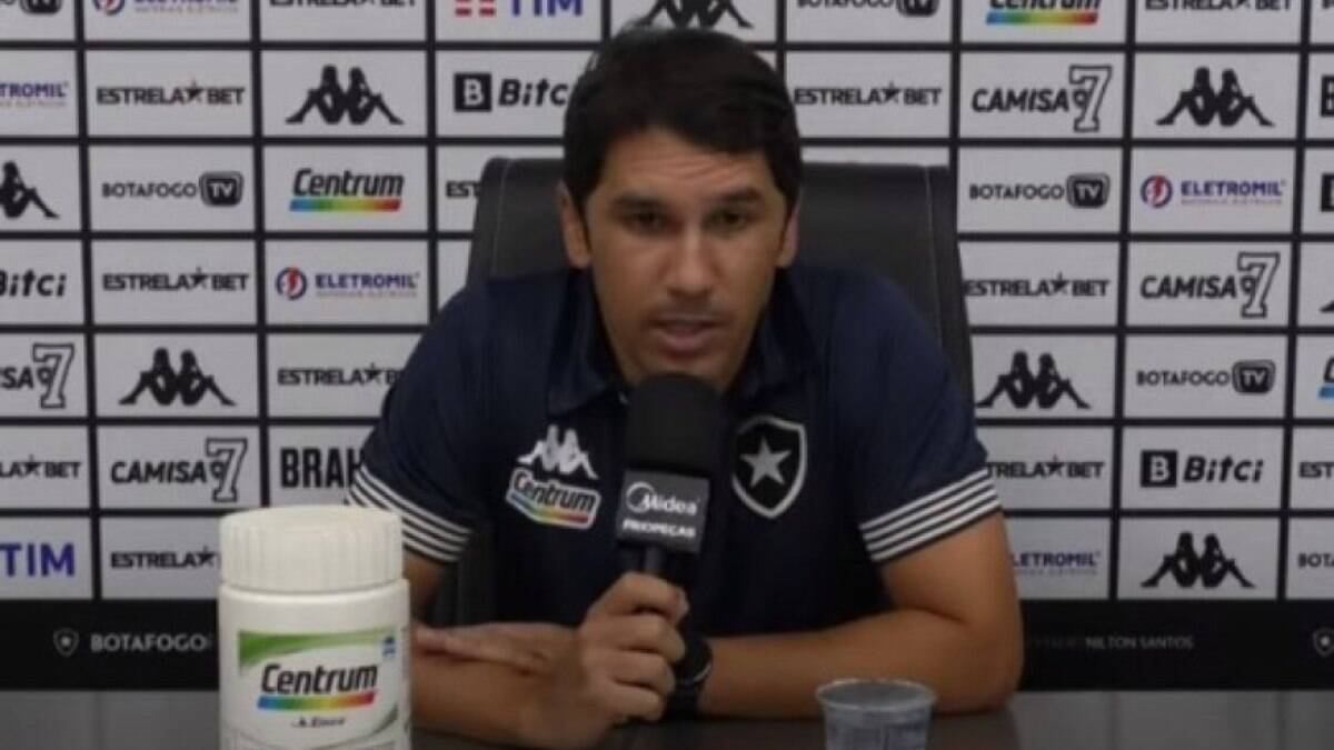 Lúcio Flávio exalta presença de Textor e lamenta desatenção do Botafogo no revés para o Flamengo